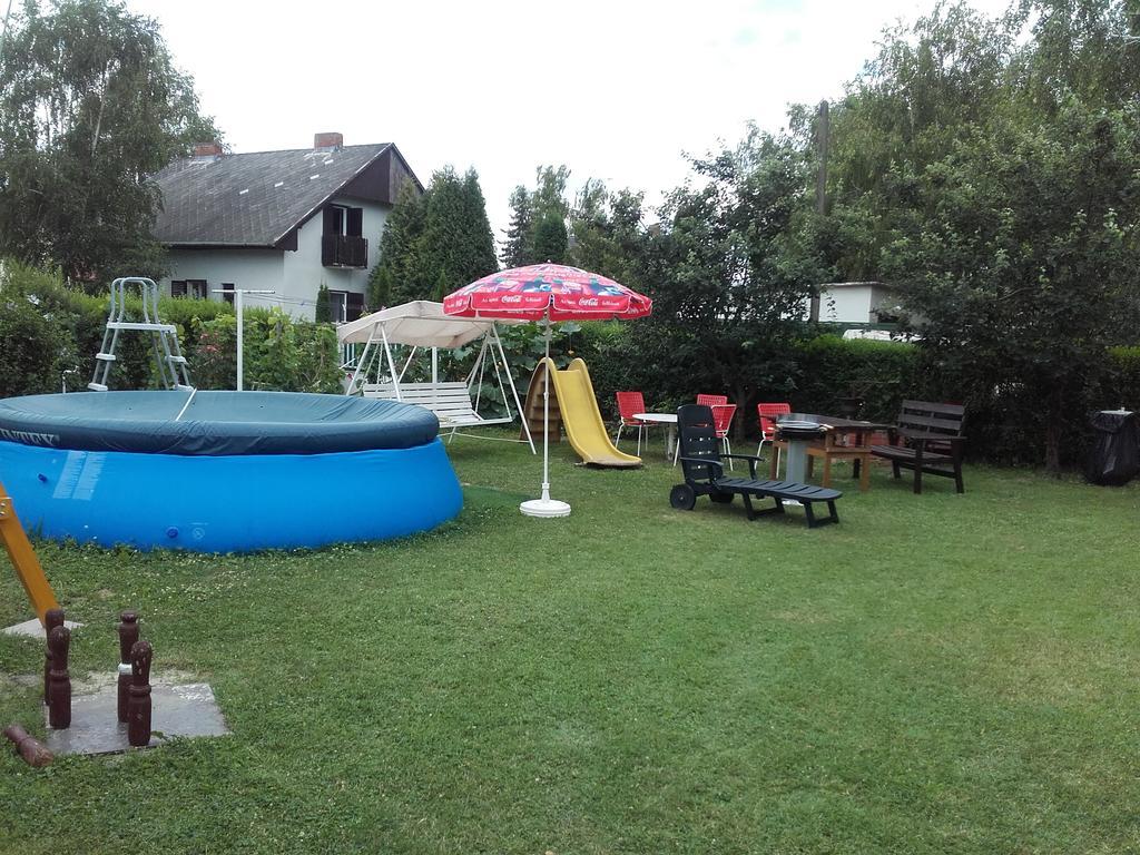 Janos Nyaralo Villa Balatonmariafurdo Bagian luar foto