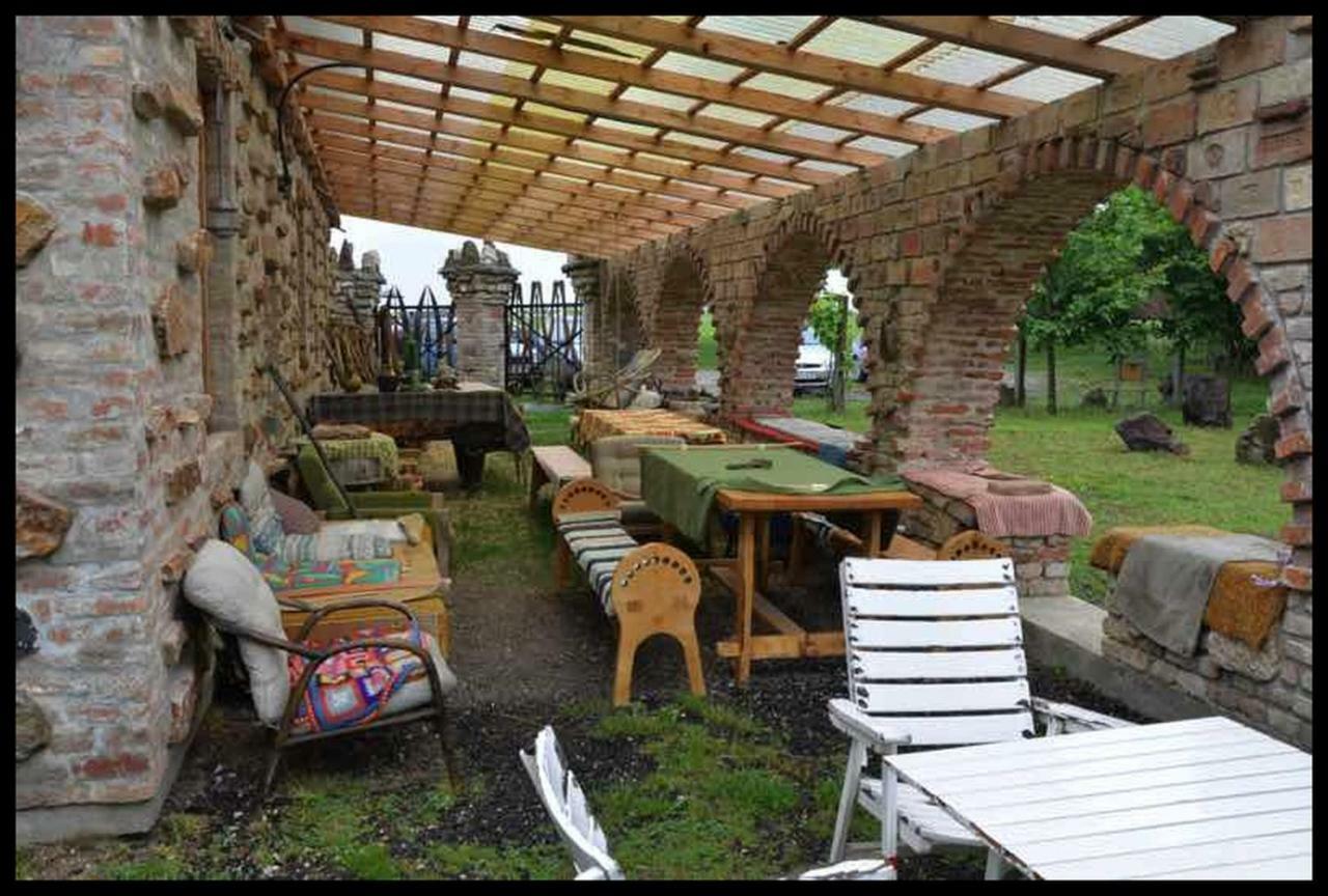 Janos Nyaralo Villa Balatonmariafurdo Bagian luar foto